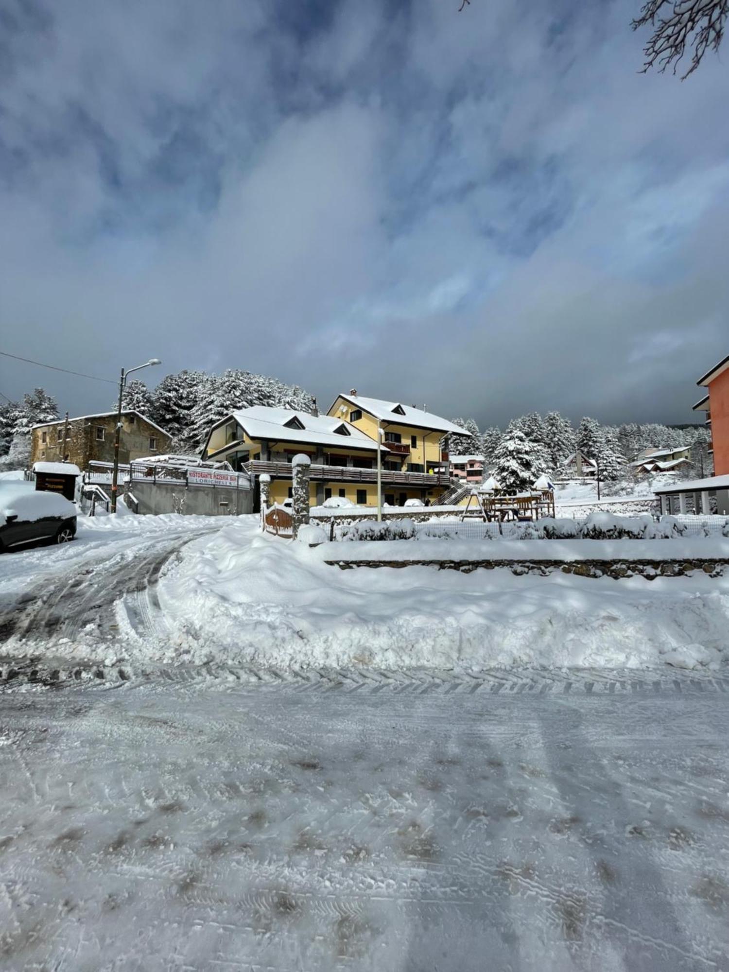 Hotel Fd Lorichella Lorica Exterior foto